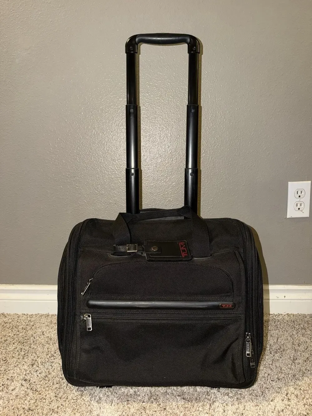 Tumi Alpha 2 wheeled rolling compact carryon suitcase briefcase